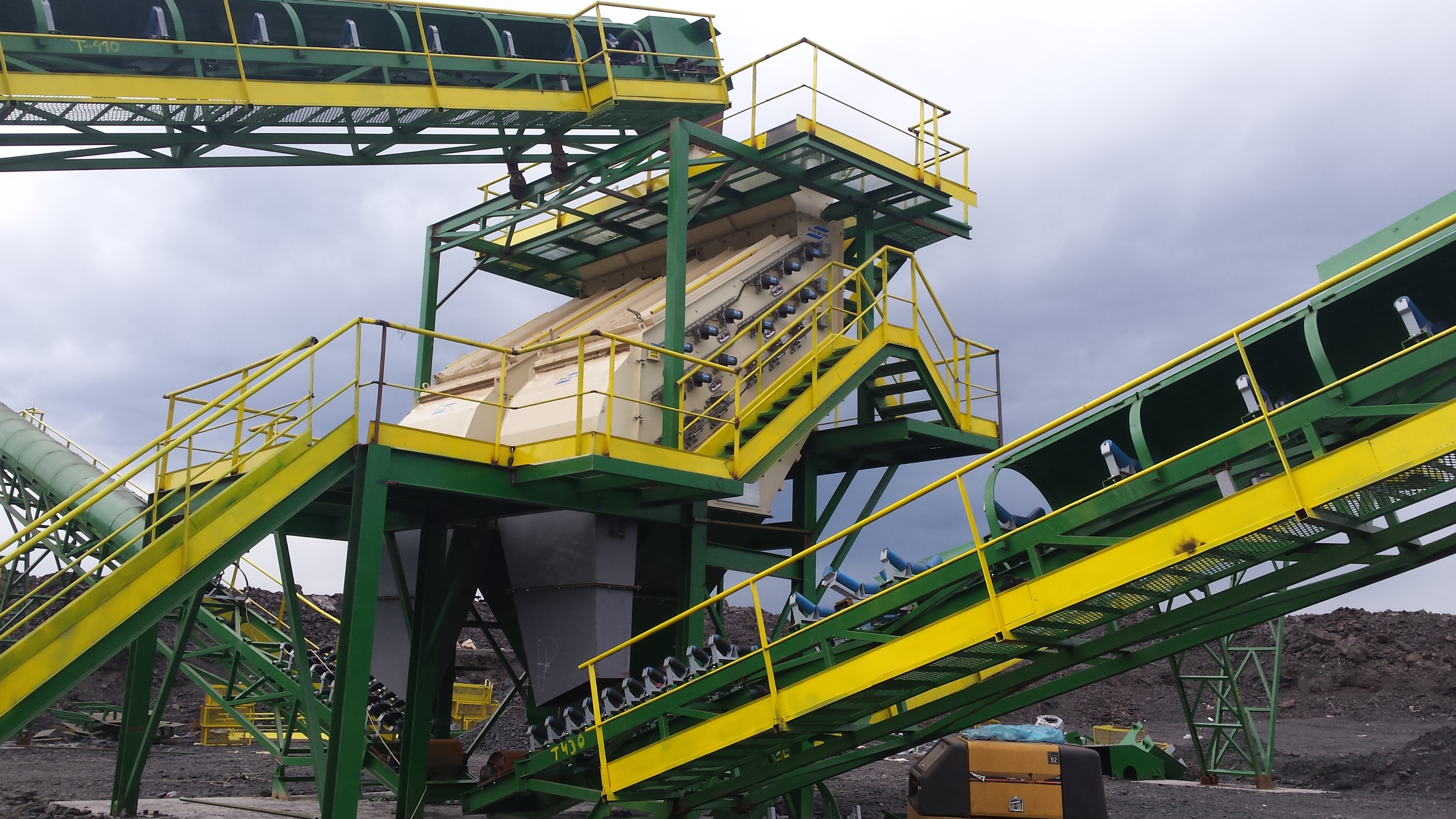Application Horizons: Successful Operation of Screening Machines for Iron/Nickel Slag