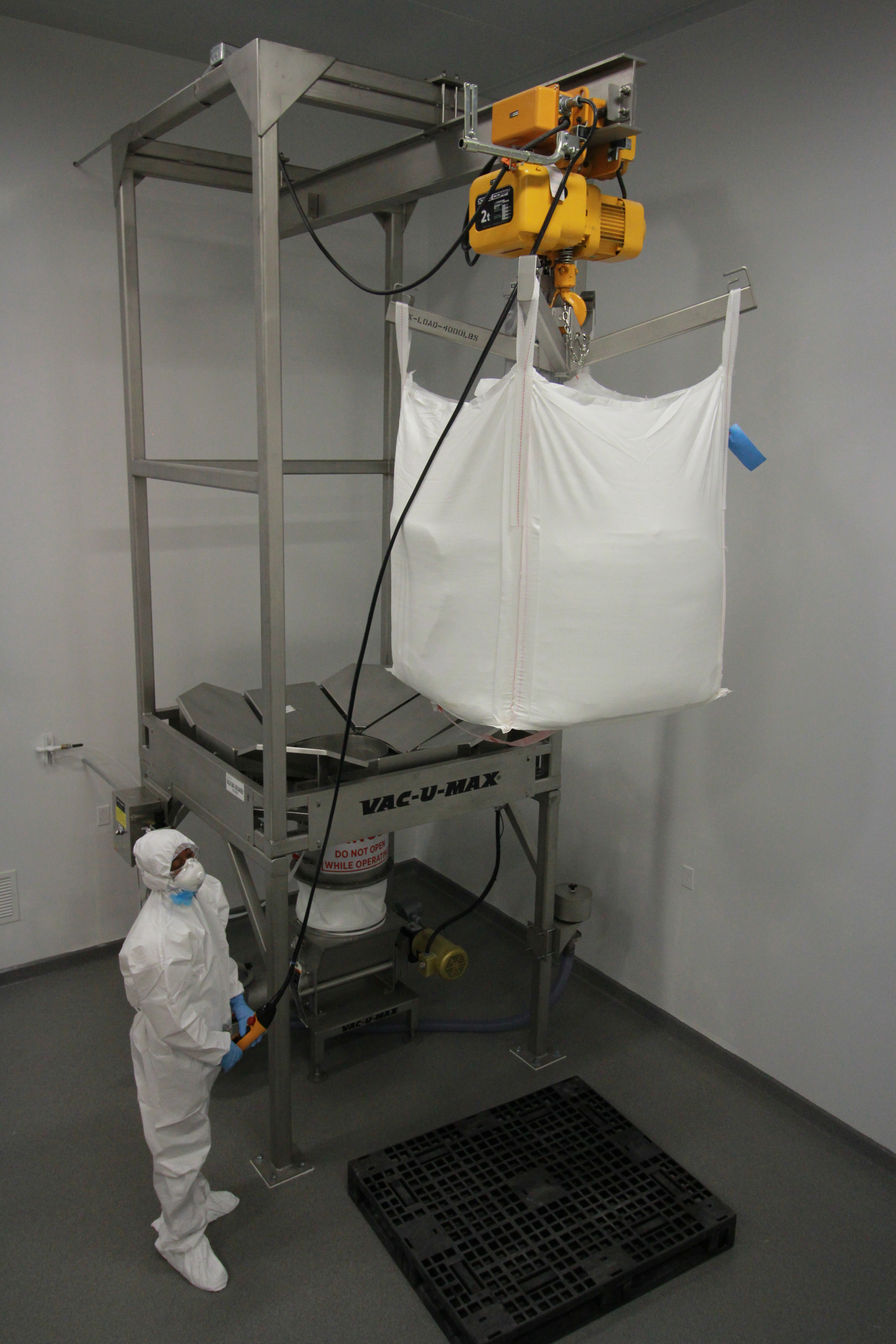 VAC-U-MAX Bulk Bag Unloader - Activator version featuring pneumatic actuated paddles